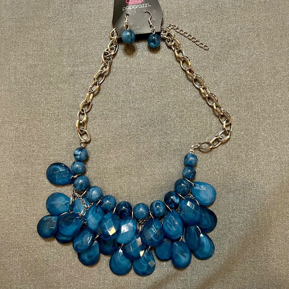 New Paparazzi Blue and Silver Necklace and Earring Set